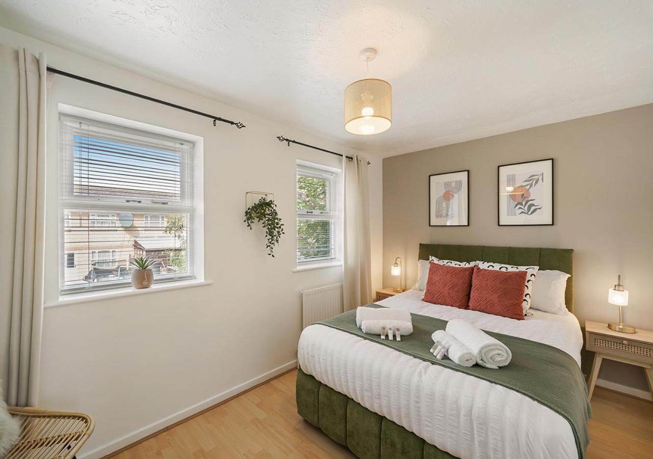 East London House Near Tube With Parking别墅 外观 照片
